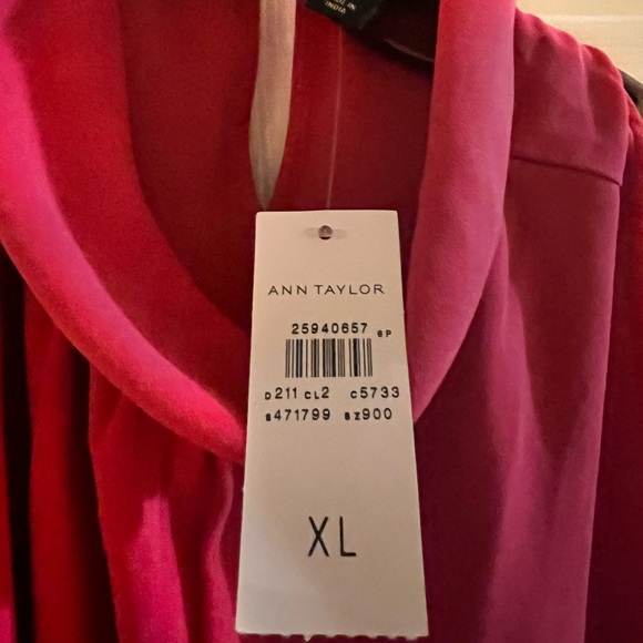 Pink Ann Taylor Blouse *NEVER WORN - Picture 2 of 2